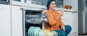 لکه‌های قهوه روی فنجان