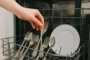 نحوه شستن ظروف نقره در ماشین ظرفشویی